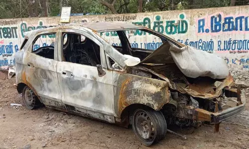 தொழில் அதிபரின் காரை தீவைத்த மெக்கானிக் கைது