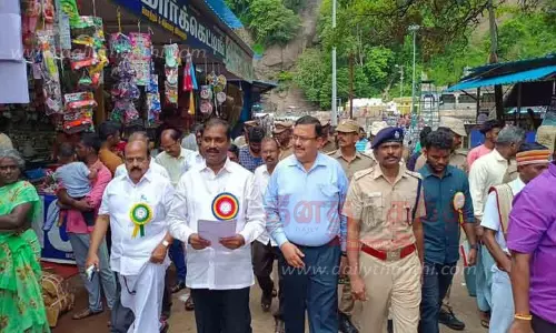 தீ விபத்தால் பாதிக்கப்பட்ட வியாபாரிகளுக்கு நிவாரணம் வழங்க நடவடிக்கை; சட்டமன்ற உறுதிமொழி குழு தலைவர் வேல்முருகன் தகவல்