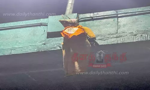 தூக்கில் தொங்க விடப்பட்ட சாமியார் உருவபொம்மை