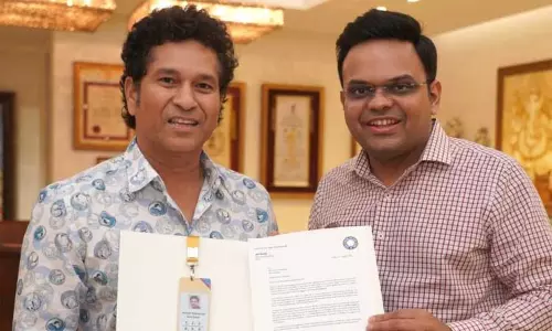 உலகக்கோப்பை கிரிக்கெட் போட்டியை நேரில்  காண கோல்டன் டிக்கெட் வழங்கிய பிசிசிஐ..! நன்றி தெரிவித்த சச்சின் தெண்டுல்கர்..