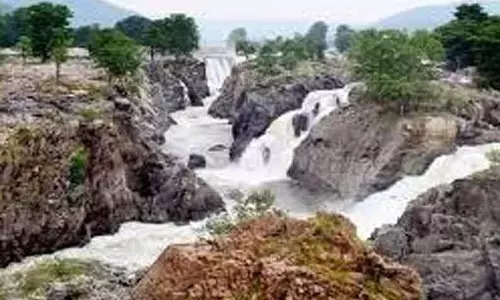 கர்நாடக அணைகளில் இருந்து தண்ணீர் திறப்பு:ஒகேனக்கல்லுக்கு நீர்வரத்து வினாடிக்கு 6,500 கனஅடியாக அதிகரிப்பு கர்நாடக அணைகளில் இருந்து தண்ணீர் திறப்பு:ஒகேனக்கல்லுக்கு நீர்வரத்து வினாடிக்கு 6,500 கனஅடியாக அதிகரிப்பு