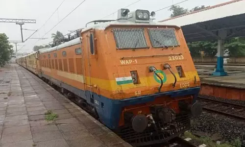 விழுப்புரம் வழியாக செல்லக்கூடிய 4 எக்ஸ்பிரஸ் ரெயில்களுக்கு கூடுதலாக புதிய நிறுத்தங்கள்