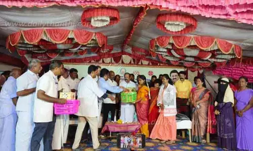 ரூ.1 கோடியில் மருத்துவ கட்டிடம்- அமைச்சர்கள் மா.சுப்பிரமணியன், கே.ஆர்.பெரியகருப்பன் திறந்து வைத்தனர்