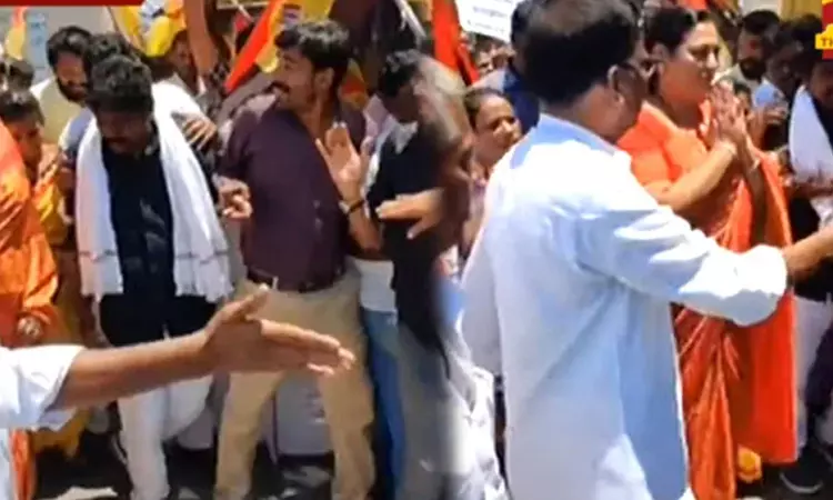 சுங்க கட்டண உயர்வை கண்டித்து தமிழகம் முழுவதும் தேமுதிக ஆர்ப்பாட்டம்..!