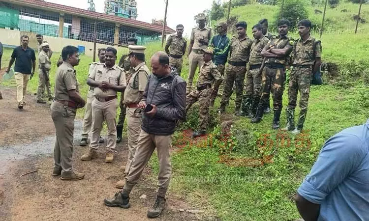 கண்காணிப்பு கோபுரம் அமைக்கும் பணி மீண்டும் தடுத்து நிறுத்தம் கண்காணிப்பு கோபுரம் அமைக்கும் பணி மீண்டும் தடுத்து நிறுத்தம்