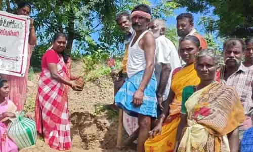 மரக்கன்றுகள் நடும் நிகழ்ச்சி