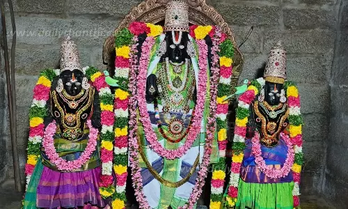 வரதராஜபெருமாளுக்கு வெள்ளி கிரீடம்