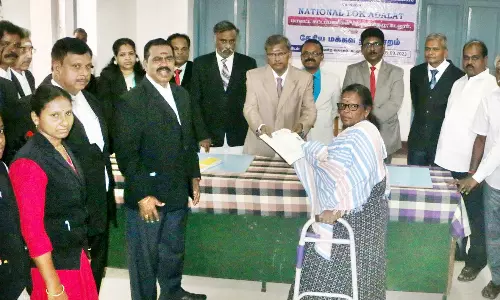 தேசிய மக்கள் நீதிமன்றத்தில் 1,198 வழக்குகளுக்கு தீர்வு தேசிய மக்கள் நீதிமன்றத்தில் 1,198 வழக்குகளுக்கு தீர்வு