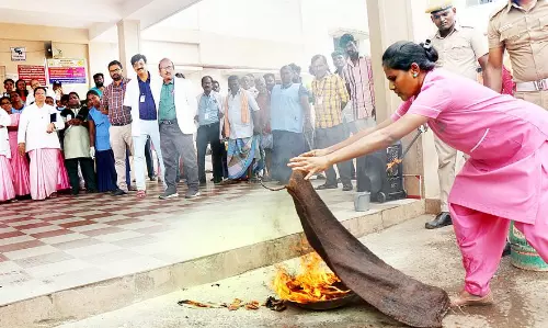 திருச்சி அரசு மருத்துவமனையில் தீத்தடுப்பு ஒத்திகை