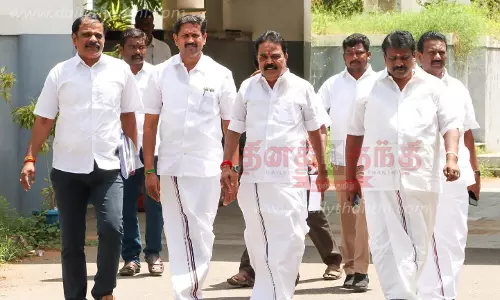 கோடநாடு கொலை, கொள்ளை சம்பவம் குறித்துதி.மு.க.-ஓ.பன்னீர்செல்வம் தூண்டுதலால் தனபால் பொய்யான தகவல் பரப்புகிறார்சேலம் புறநகர் மாவட்ட அ.தி.மு.க. செயலாளர் இளங்கோவன் பேட்டி