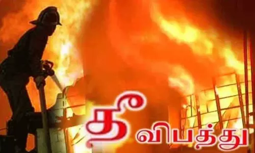 மின் கசிவால் வீட்டில் திடீர் தீ விபத்து; வீட்டு உபயோக பொருட்கள் எரிந்து நாசம்