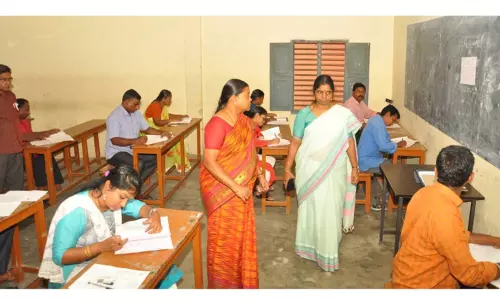 வட்டார கல்வி அலுவலர் பணிக்கான தேர்வை 431 பேர் எழுதினர்