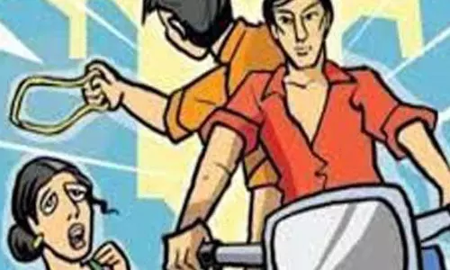 பெண்ணிடம் 6 பவுன் சங்கிலி பறிப்பு