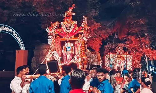 தேவூரில்புனித ஆரோக்கிய மாதா ஆலய தேர் பவனி