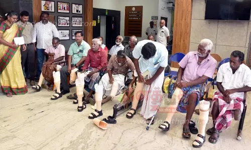 நாமக்கல் குறைதீர்க்கும் கூட்டத்தில்ரூ.16.64 லட்சத்தில் நலத்திட்ட உதவிகள்கலெக்டர் உமா வழங்கினார் நாமக்கல் குறைதீர்க்கும் கூட்டத்தில்ரூ.16.64 லட்சத்தில் நலத்திட்ட உதவிகள்கலெக்டர் உமா வழங்கினார்