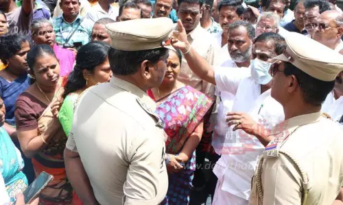 நடவடிக்கை எடுக்கக்கோரி, போலீஸ் சூப்பிரண்டு அலுவலகம் முற்றுகை நடவடிக்கை எடுக்கக்கோரி, போலீஸ் சூப்பிரண்டு அலுவலகம் முற்றுகை