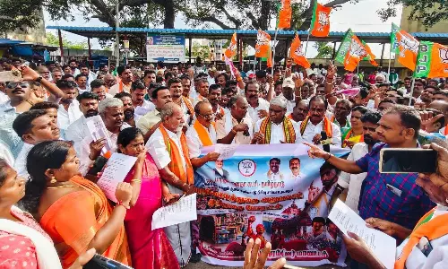 மேல்மலையனூரில் இந்துசமய அறநிலையத்துறை அலுவலகத்தை பாஜகவினர் முற்றுகை 232 பேர் கைது