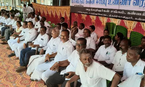 முதன்மை மாவட்ட அமர்வு நீதிமன்றம் அமைக்கக்கோரிகள்ளக்குறிச்சியில் வக்கீல்கள் உண்ணாவிரதம்