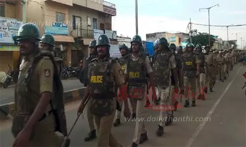 போலீசாருக்கு இடையூறு ஏற்படுத்திய பா.ஜனதா எம்.பி. மீது வழக்கு