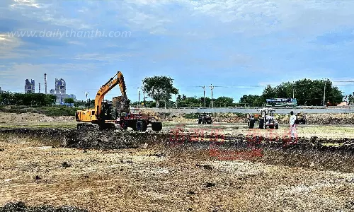 பெரிய ஏரியை தூர்வாரும் பணி தொடங்கியது