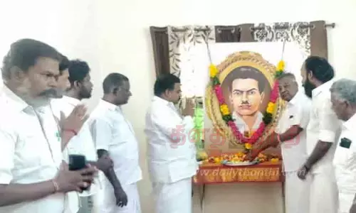 தியாகி இமானுவேல் சேகரன் படத்திற்கு, மாணிக்கம் தாகூர் எம்.பி. மாலை அணிவிப்பு