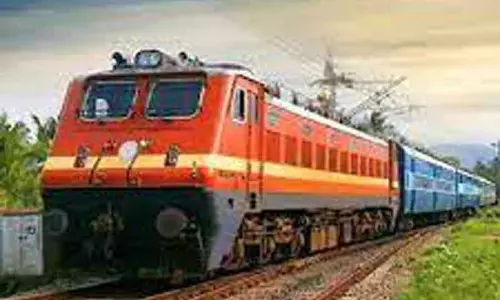 கன்னியாகுமரி எக்ஸ்பிரஸ் ரெயில் 50 நிமிடம் தாமதமாக புறப்பட்டது