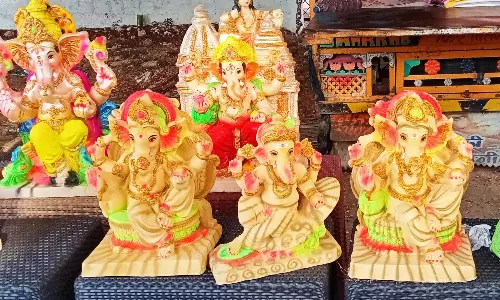 விநாயகர் சிலைகள் விற்பனை மும்முரம்