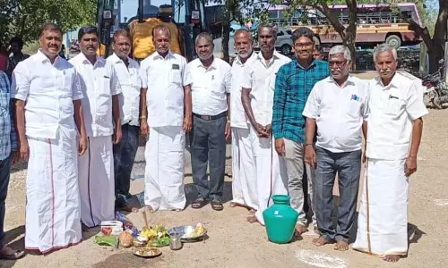 ஜமீன்கோடாங்கிபட்டி கிராமத்தில்புதிய தார்சாலை அமைக்கும் பணி
