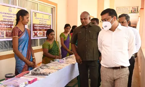 மகளிர் சுய உதவி குழுக்களின் உற்பத்தி பொருட்களை அதிகளவில் பயன்படுத்துங்கள்கல்லூரி மாணவர்களுக்கு கலெக்டர் வேண்டுகோள்