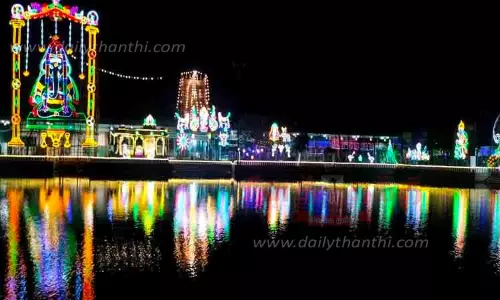 மின்னொளியில் ஜொலிக்கும் பிள்ளையார்பட்டி கோவில்