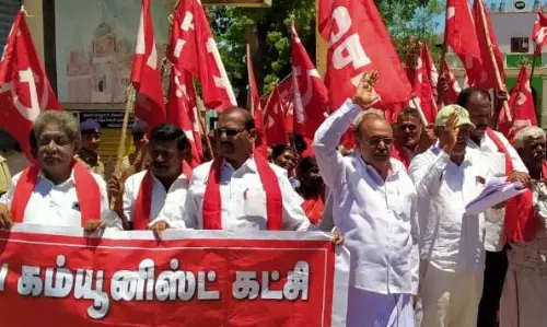 இந்திய கம்யூனிஸ்டு கட்சியினர் மறியல்