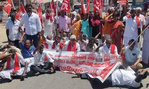 இந்திய கம்யூனிஸ்டு கட்சியினர் சாலை மறியல்; 50 பேர் கைது