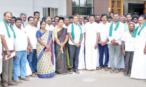 அத்திக்கடவு-அவினாசி திட்டத்தை பயன்பாட்டுக்கு கொண்டு வர வேண்டும்