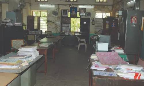 ஊரக வளர்ச்சித்துறை அலுவலர்கள்  வேலை நிறுத்தம்