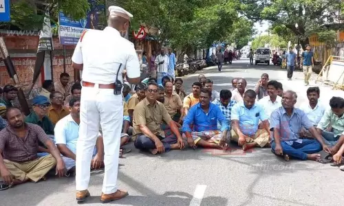 போதை மறுவாழ்வு மையத்தில் ஆட்டோ டிரைவர் மர்ம சாவு