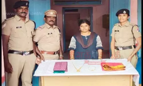 ரெயிலில் பயணி தவறவிட்ட 7 பவுன் தங்க நகை மீட்பு