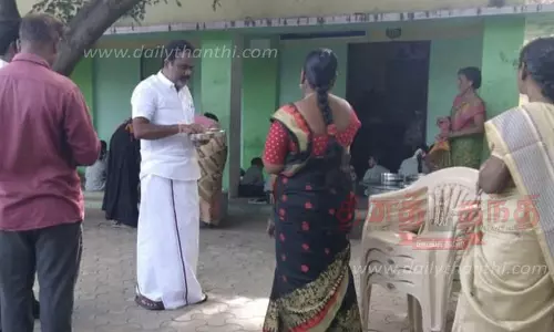 பாலக்கோடு ஊராட்சி ஒன்றிய தொடக்கப்பள்ளியில்காலை உணவின் தரம் குறித்து பேரூராட்சி தலைவர் ஆய்வு