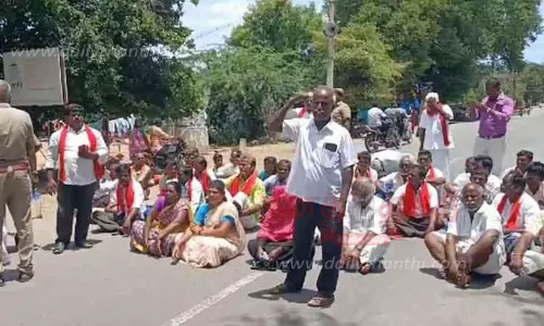 இந்திய கம்யூனிஸ்டு கட்சியினர் மீண்டும் சாலை மறியல்