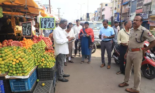 விநாயகர் சதுர்த்தி ஊர்வல பாதையில் அதிகாரிகள் ஆய்வு விநாயகர் சதுர்த்தி ஊர்வல பாதையில் அதிகாரிகள் ஆய்வு
