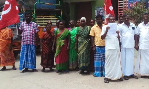 மார்க்சிஸ்ட் கம்யூனிஸ்டு கட்சியினர் போராட்டம்