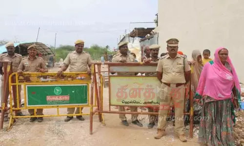 போலீஸ் பாதுகாப்புடன் விநாயகர் சிலை தயாரிப்பு கூடத்துக்குபூட்டு போட்ட அதிகாரிகள்