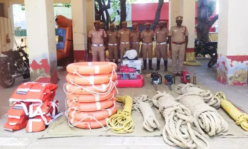 தயார் நிலையில் உடுமலை தீயணைப்புத் துறை