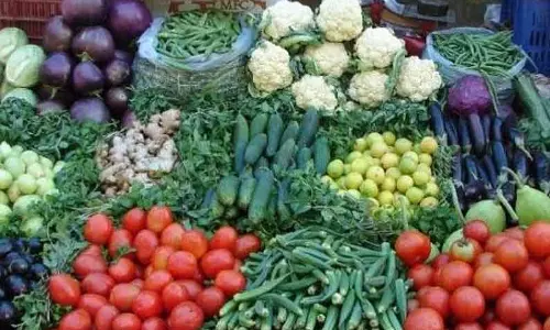 பாவூர்சத்திரம் மார்க்கெட்டில் காய்கறிகள் விலை குறைந்தது பாவூர்சத்திரம் மார்க்கெட்டில் காய்கறிகள் விலை குறைந்தது