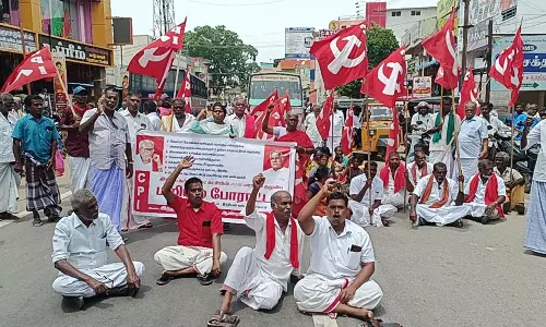 இந்திய கம்யூனிஸ்டு கட்சியினர் சாலை மறியல்