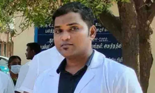 மினி லாரி மீது கார் மோதியதில் டாக்டர் பலி