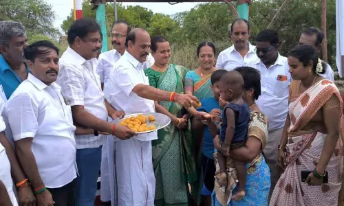 எட்டயபுரம் நகர அ.தி.மு.க. சார்பில்அண்ணா பிறந்தநாள் விழா: கடம்பூர் ராஜூ எம்.எல்.ஏ. பங்கேற்பு எட்டயபுரம் நகர அ.தி.மு.க. சார்பில்அண்ணா பிறந்தநாள் விழா: கடம்பூர் ராஜூ எம்.எல்.ஏ. பங்கேற்பு