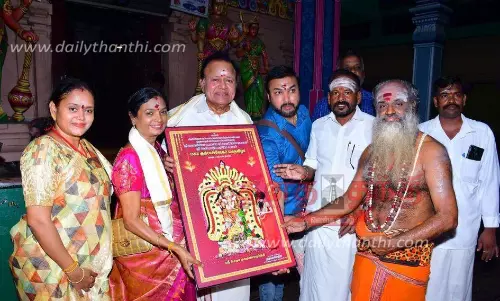 அமிர்தகடேஸ்வரர் கோவிலில் நடிகர் ராதாரவி சாமி தரிசனம்