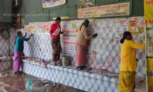 பஸ் நிலையத்தில் தூய்மை பணி