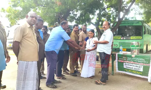 அரசு பஸ் டிரைவர், கண்டக்டர்களுக்கு கபசுர குடிநீர் அரசு பஸ் டிரைவர், கண்டக்டர்களுக்கு கபசுர குடிநீர்