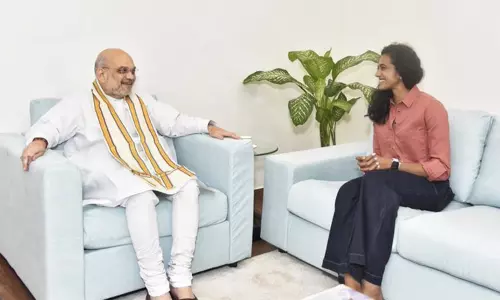 உள்துறை மந்திரி அமித்ஷாவை சந்தித்தார் பி.வி.சிந்து..!!